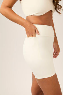 Bermuda Biker Core Off White