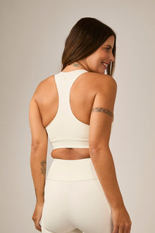 Top Ease Off White