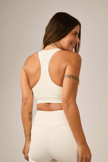 Top Ease Off White